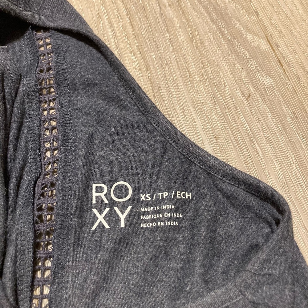 Roxy Tank - Picture 3 of 4